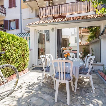 Family Apartment Romina Върсар Екстериор снимка