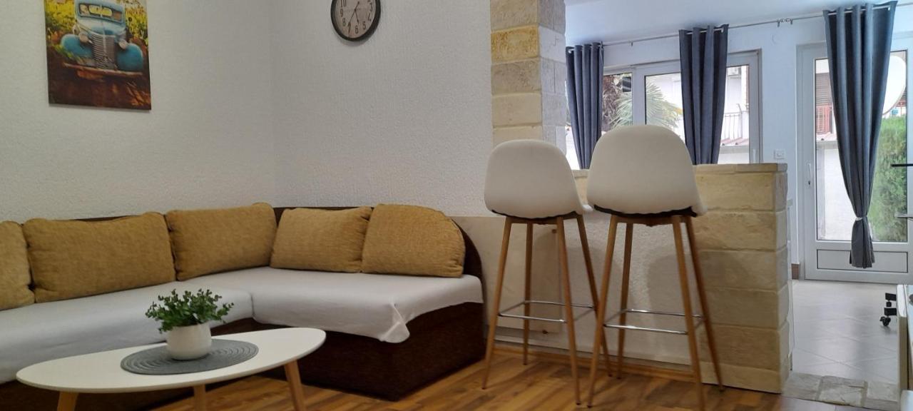 Family Apartment Romina Върсар Екстериор снимка