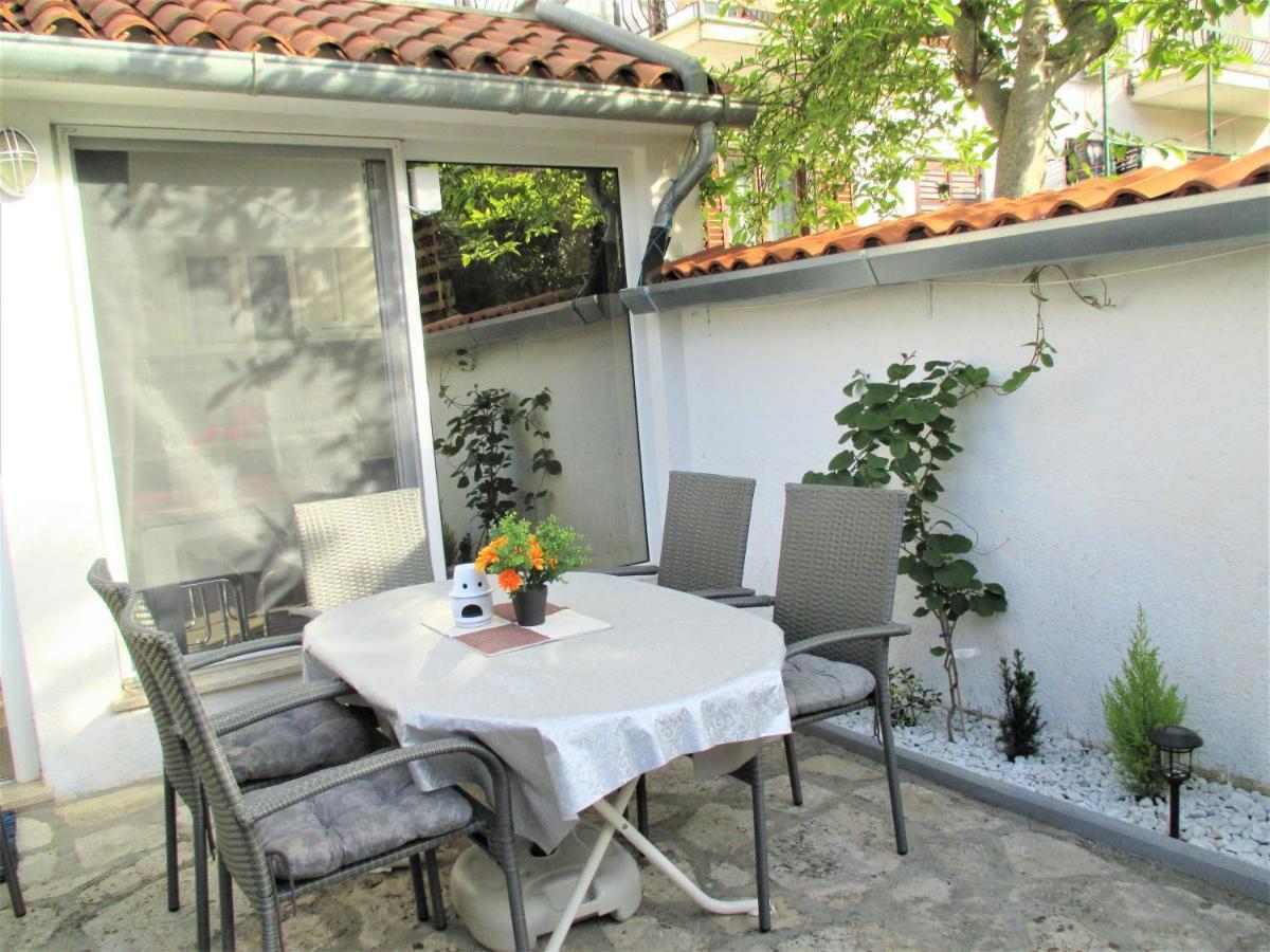 Family Apartment Romina Върсар Екстериор снимка