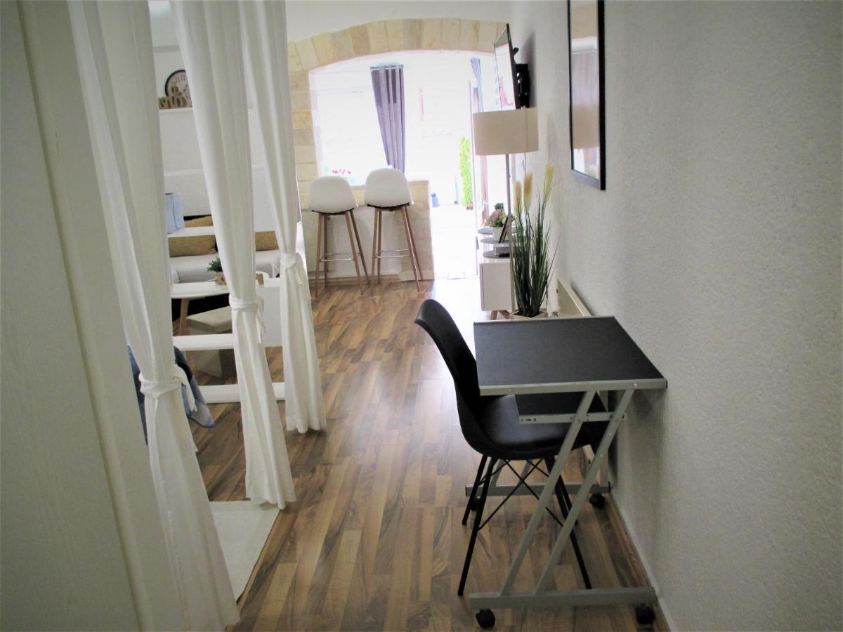 Family Apartment Romina Върсар Екстериор снимка