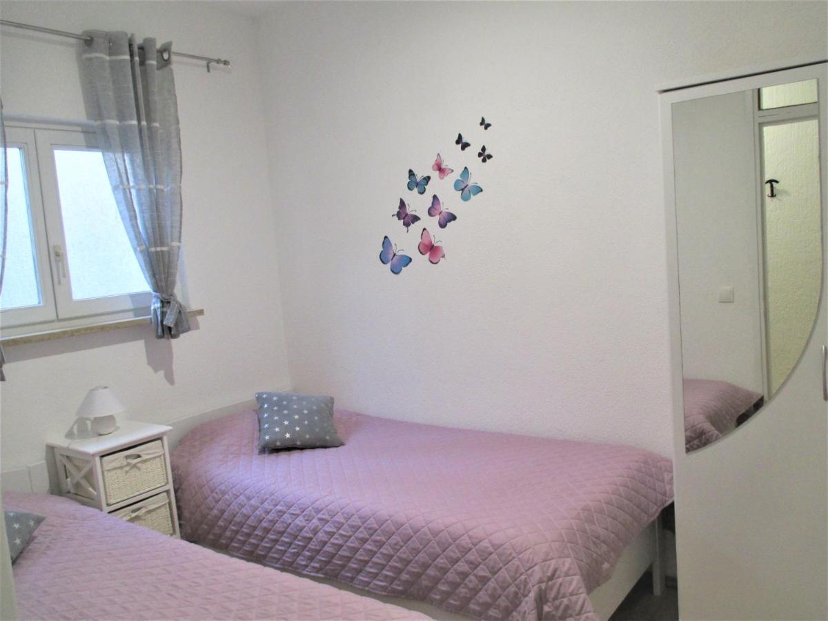Family Apartment Romina Върсар Екстериор снимка