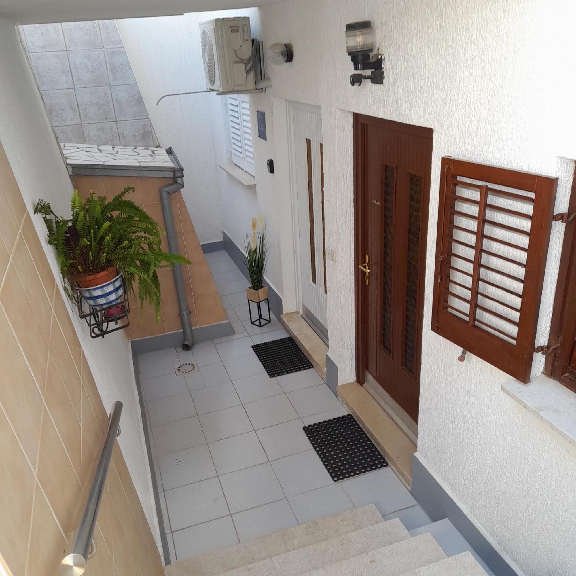 Family Apartment Romina Върсар Екстериор снимка